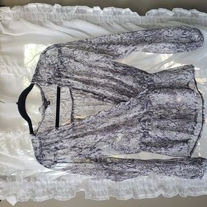 GUESS Black and White Ruffle Top  XS